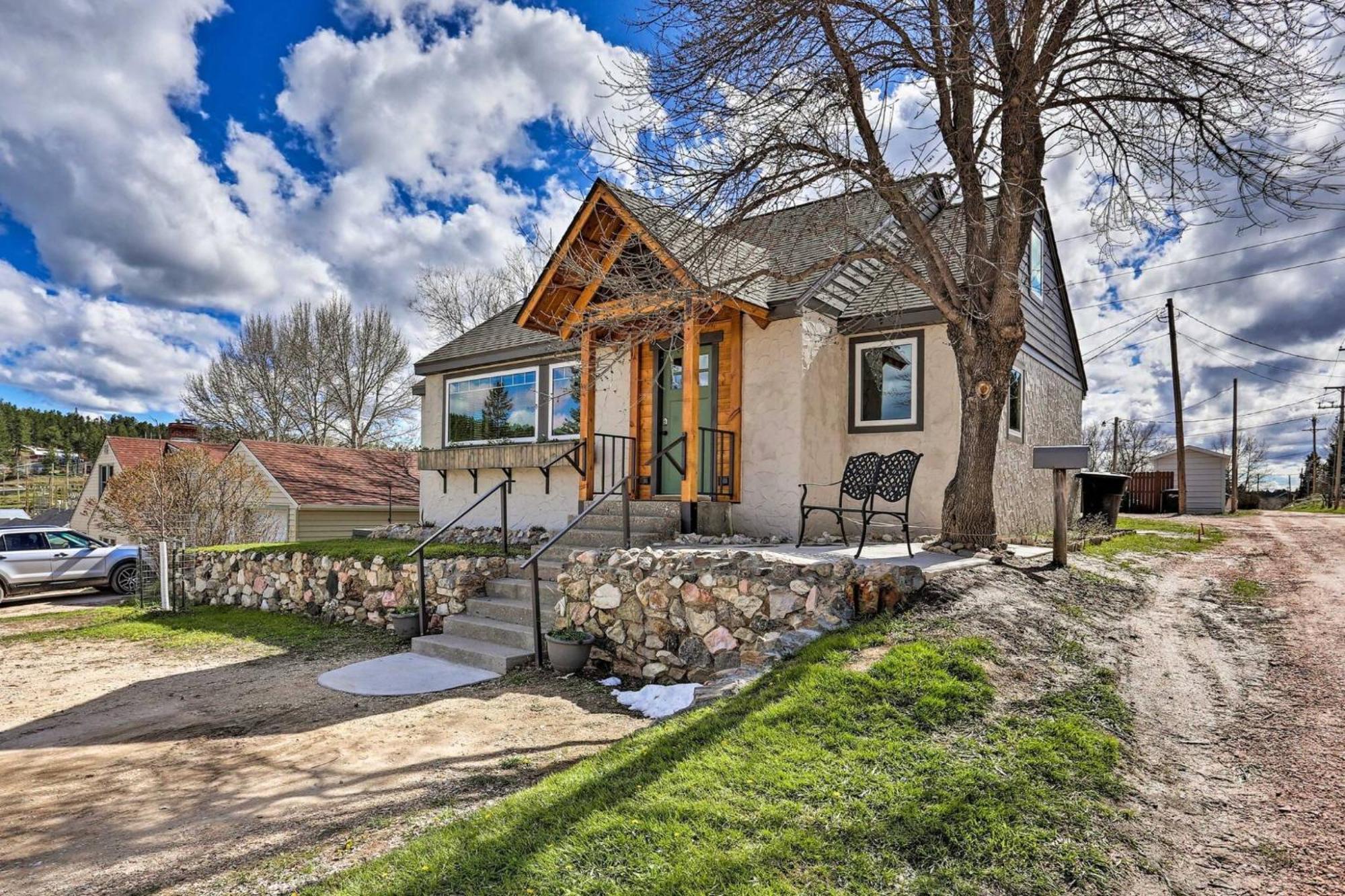 Cozy Custer Cottage W Deck: Walk To Shops Food Zewnętrze zdjęcie